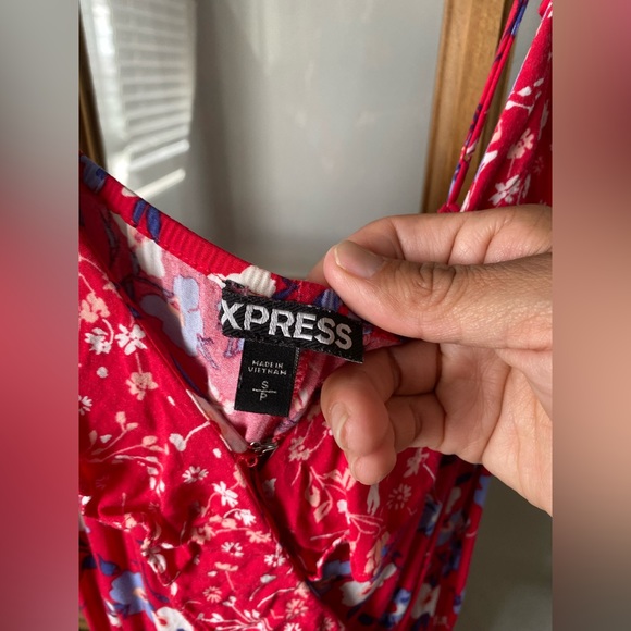 Small red floral Express dress - Picture 3 of 4